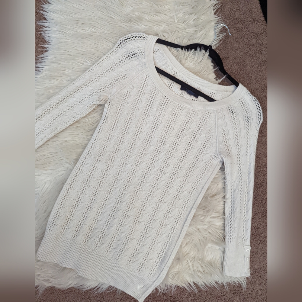 White sweater, American eagle Y2k